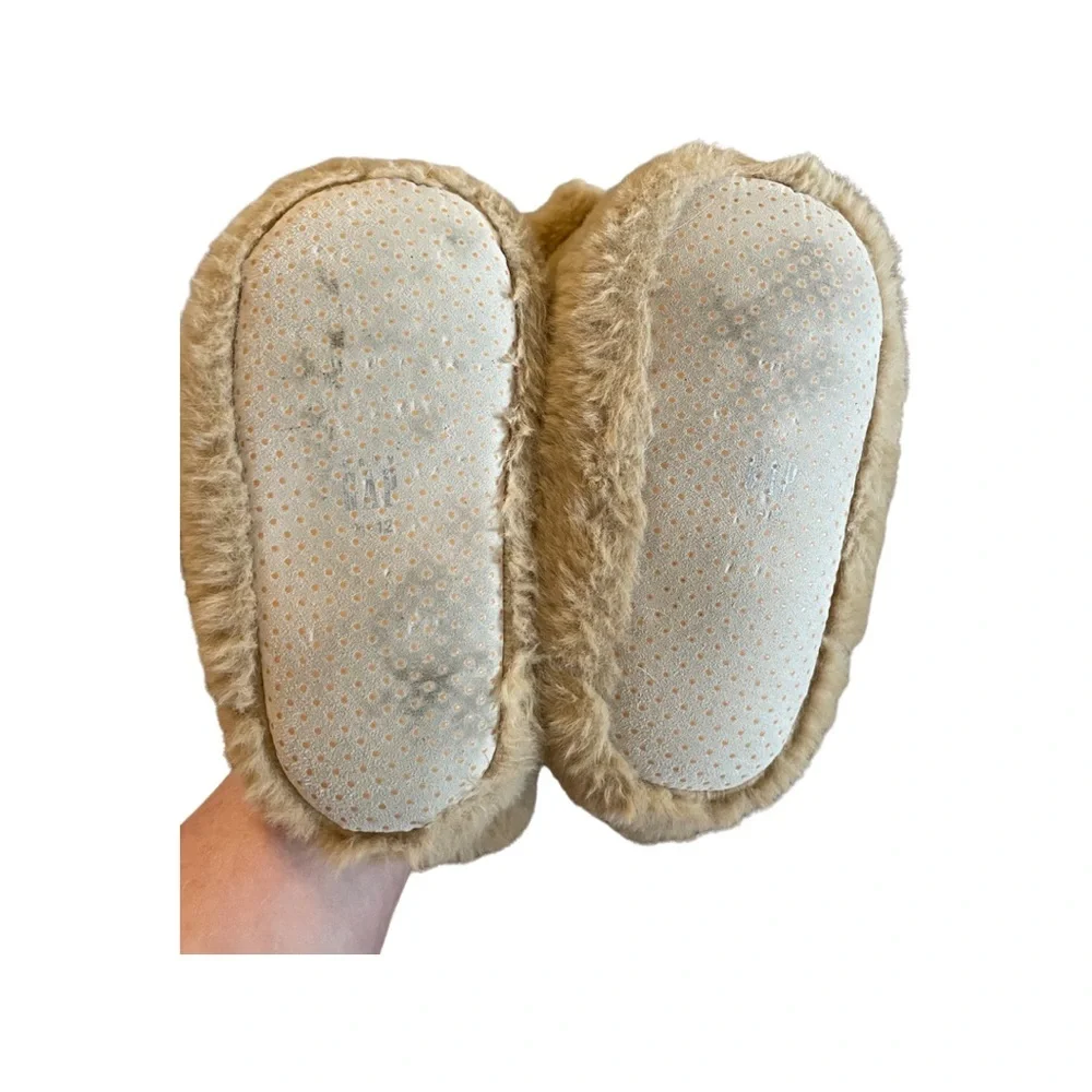 GAP kids teddy bear slippers 11/12